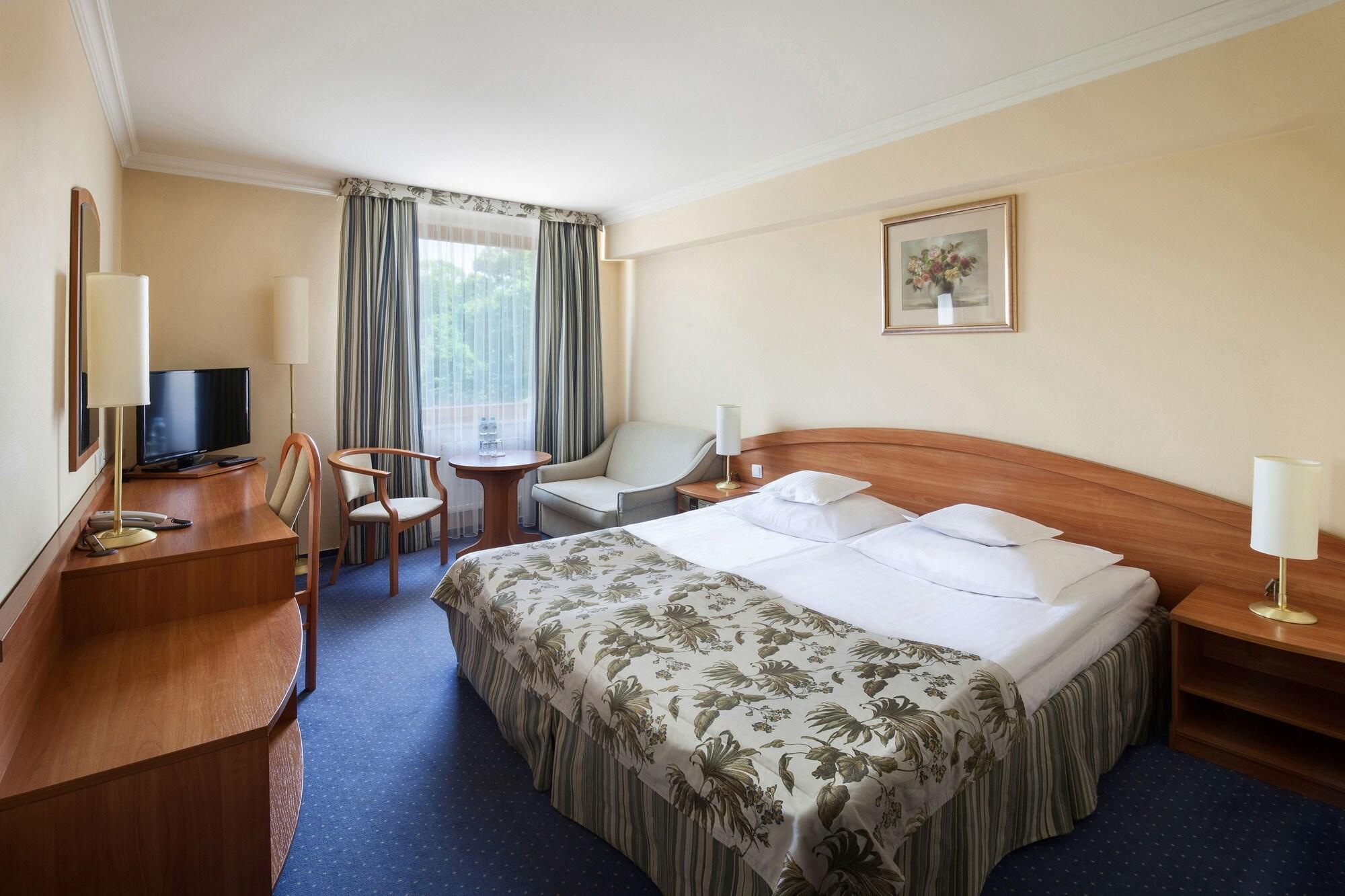 Hotel Bartan Gdansk Seaside Экстерьер фото