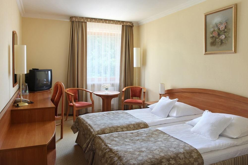 Hotel Bartan Gdansk Seaside Экстерьер фото