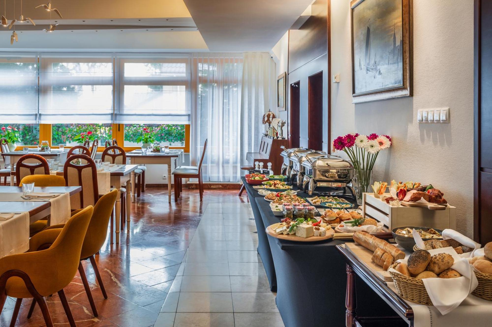 Hotel Bartan Gdansk Seaside Экстерьер фото